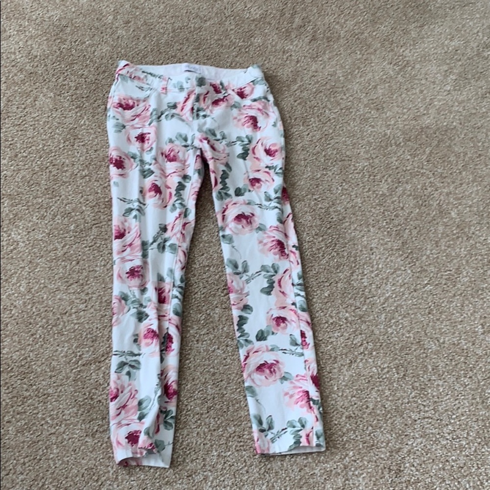 Floral jeggings.